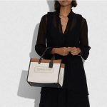 COACH Field Tote 30 中號 托特包 徽章裝飾皮革手提單肩包 白色拼色