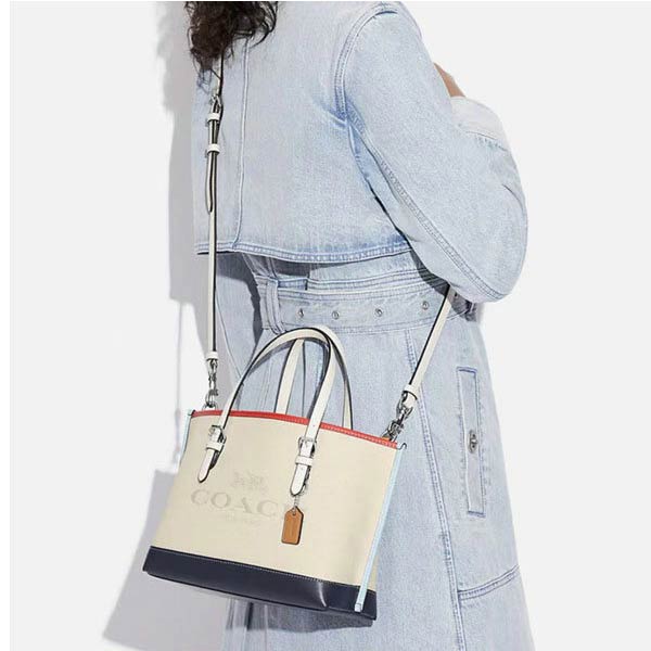 COACH 經典標誌帆布 Mollie 25 小號托特包 COACH 經典標誌帆布 Mollie 25 小號托特包