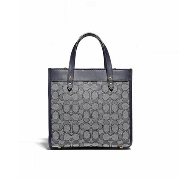 COACH 經典標誌緹花 FIELD TOTE 22號托特包 手提單肩斜挎包 象牙白/星夜藍 COACH 經典標誌緹花 FIELD TOTE 22號托特包 手提單肩斜挎包 象牙白/星夜藍