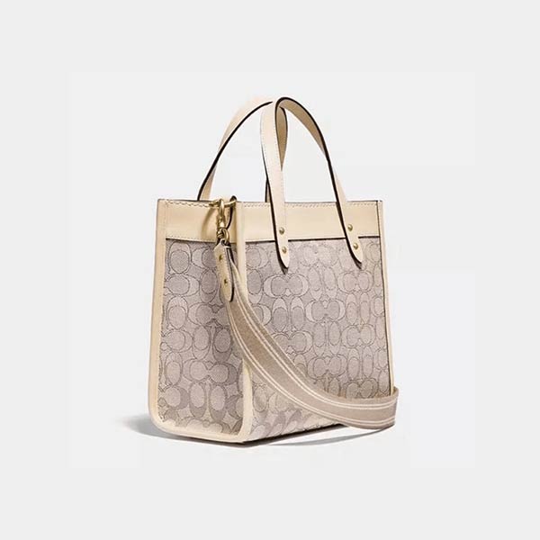 COACH 經典標誌緹花 FIELD TOTE 22號托特包 COACH 經典標誌緹花 FIELD TOTE 22號托特包