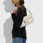 新款 COACH 珠鏈 Tabby 26 中號單肩包 時尚腋下包 白色